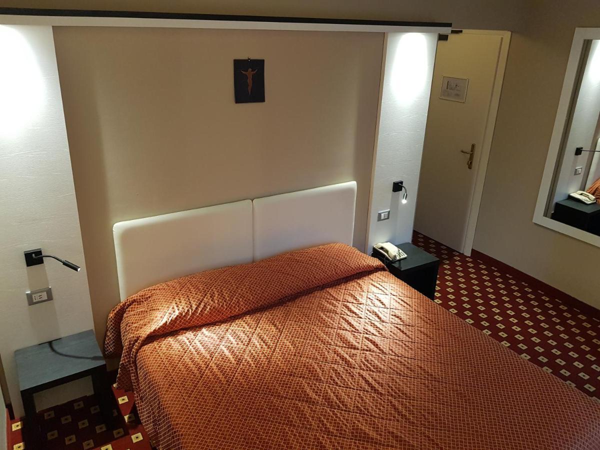 Hotel Diana Boario Terme Eksteriør billede